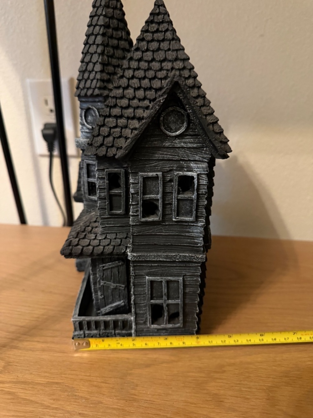 Haunted House Decor - Picture 3 of 6